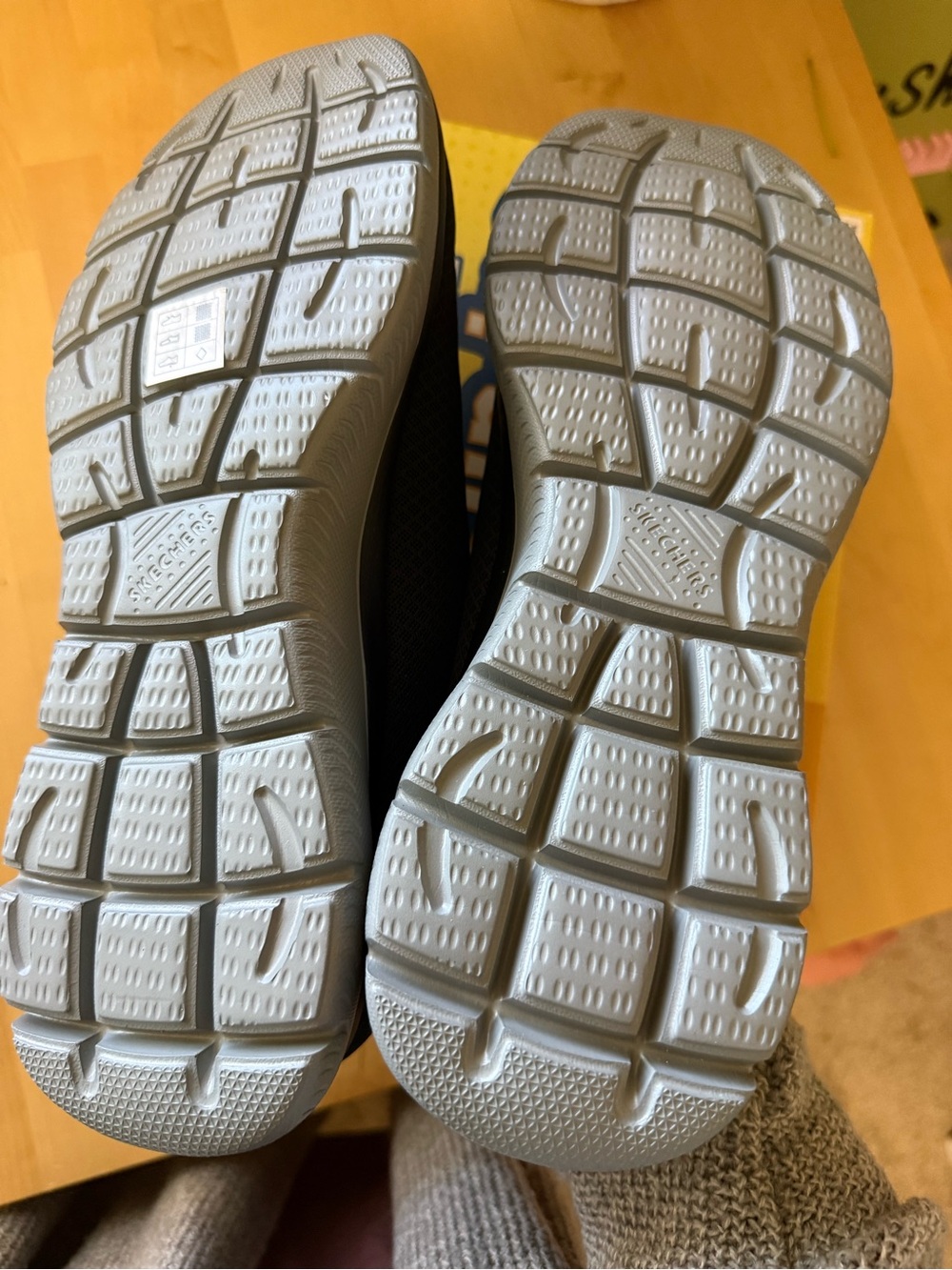 Skechers Men’s Black and Gray Slip-On summits high range men’s 13 - Picture 5 of 5